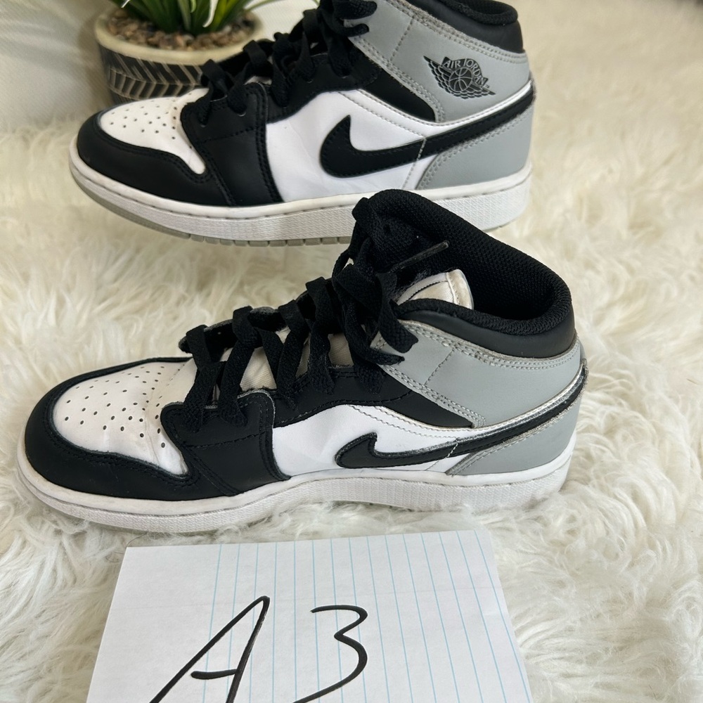 Nike Kids Air Jordan 1 size 4 Mid - Black, White & Gray